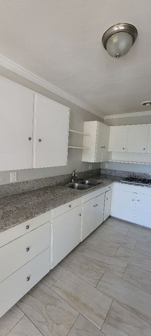 FULLERTON Apartment: 200 W. UNION AVE.