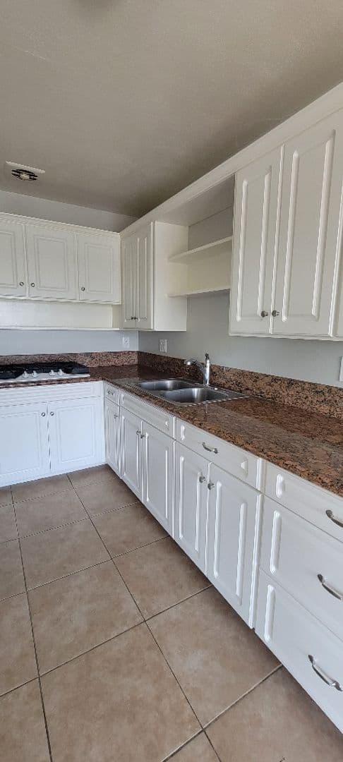 FULLERTON Apartment: 200 W. UNION AVE.