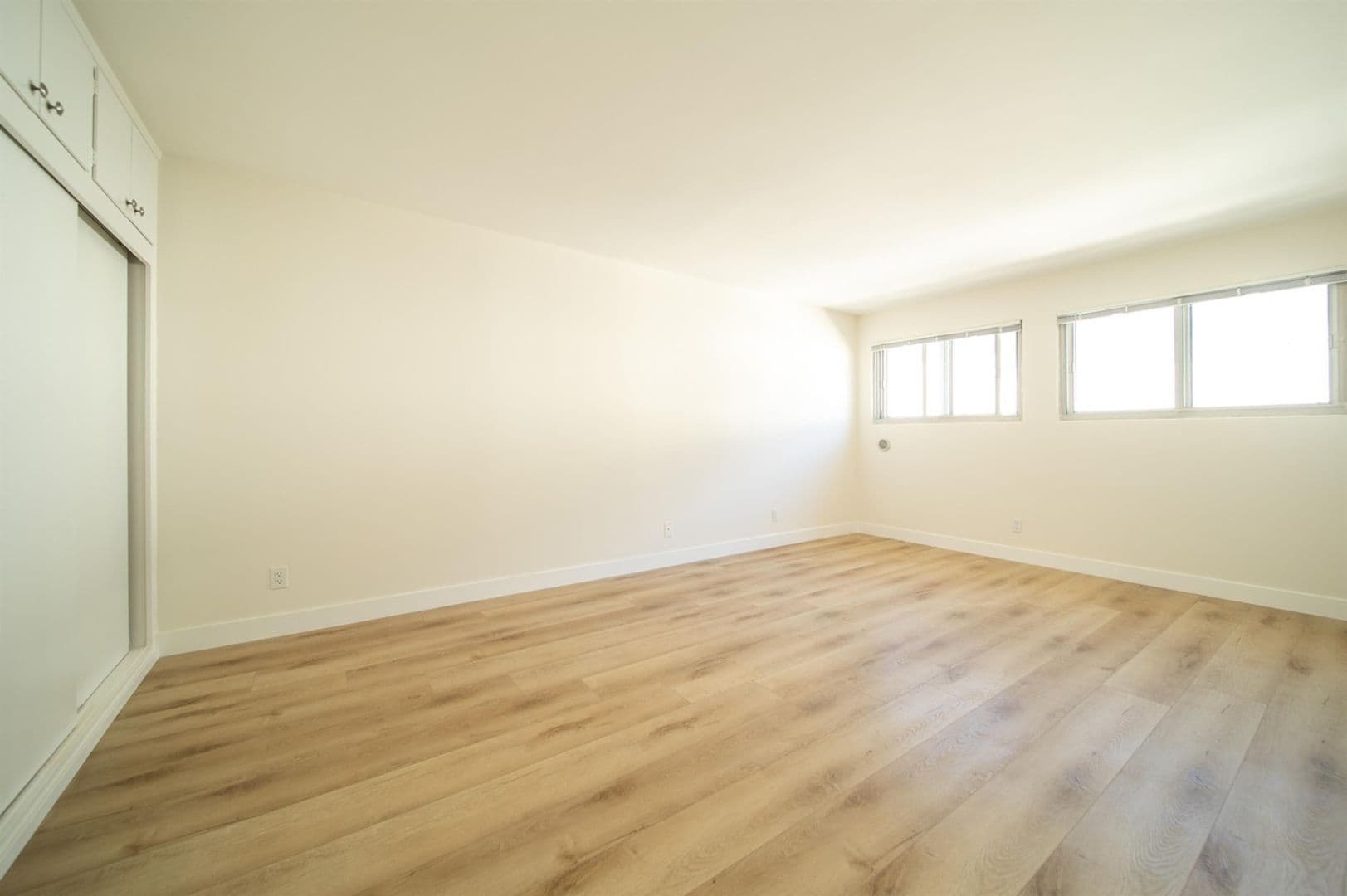 LOS ANGELES Apartment: 8717 DELGANY AVENUE