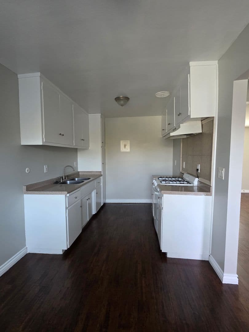 BUENA PARK Apartment: 5882 FULLERTON AVENUE