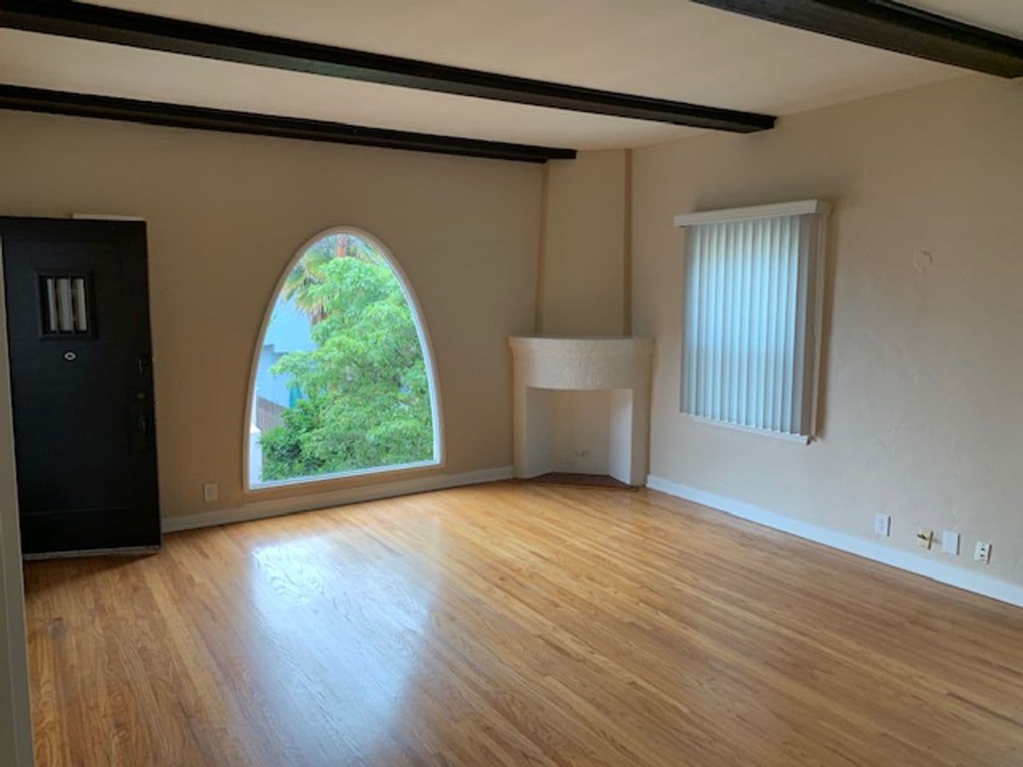 LONG BEACH Apartment: 3314 - 3330 E 2ND ST.
