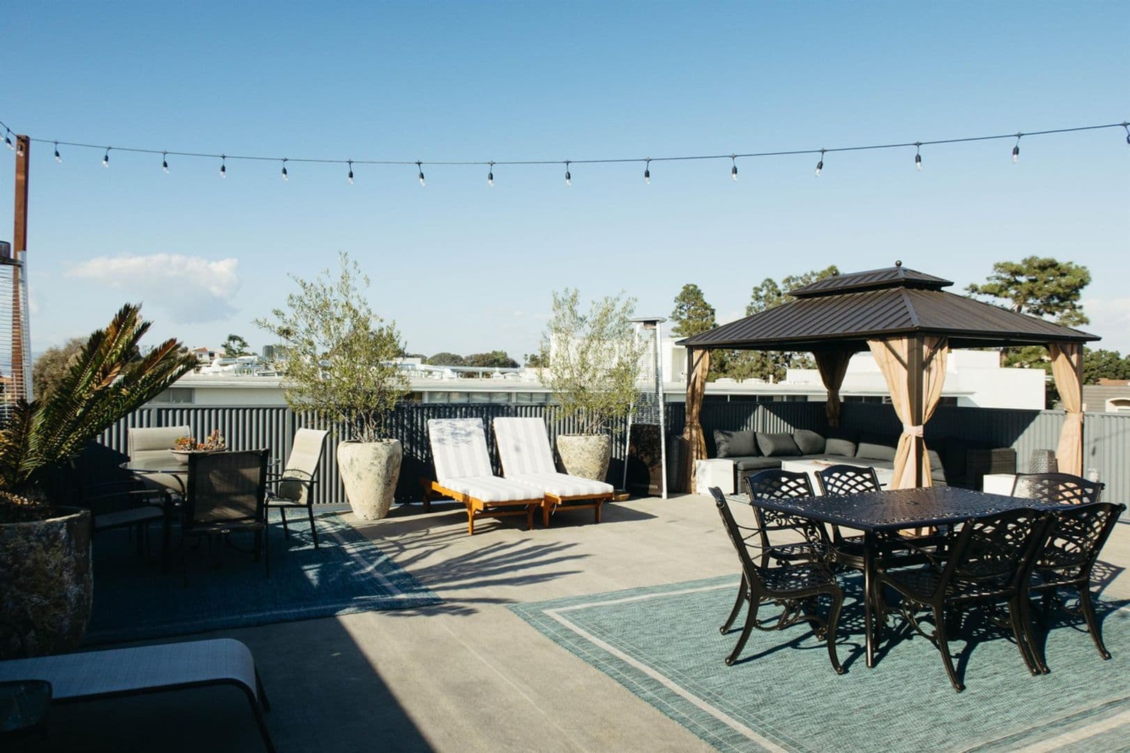 LOS ANGELES Apartment: 8717 DELGANY AVENUE