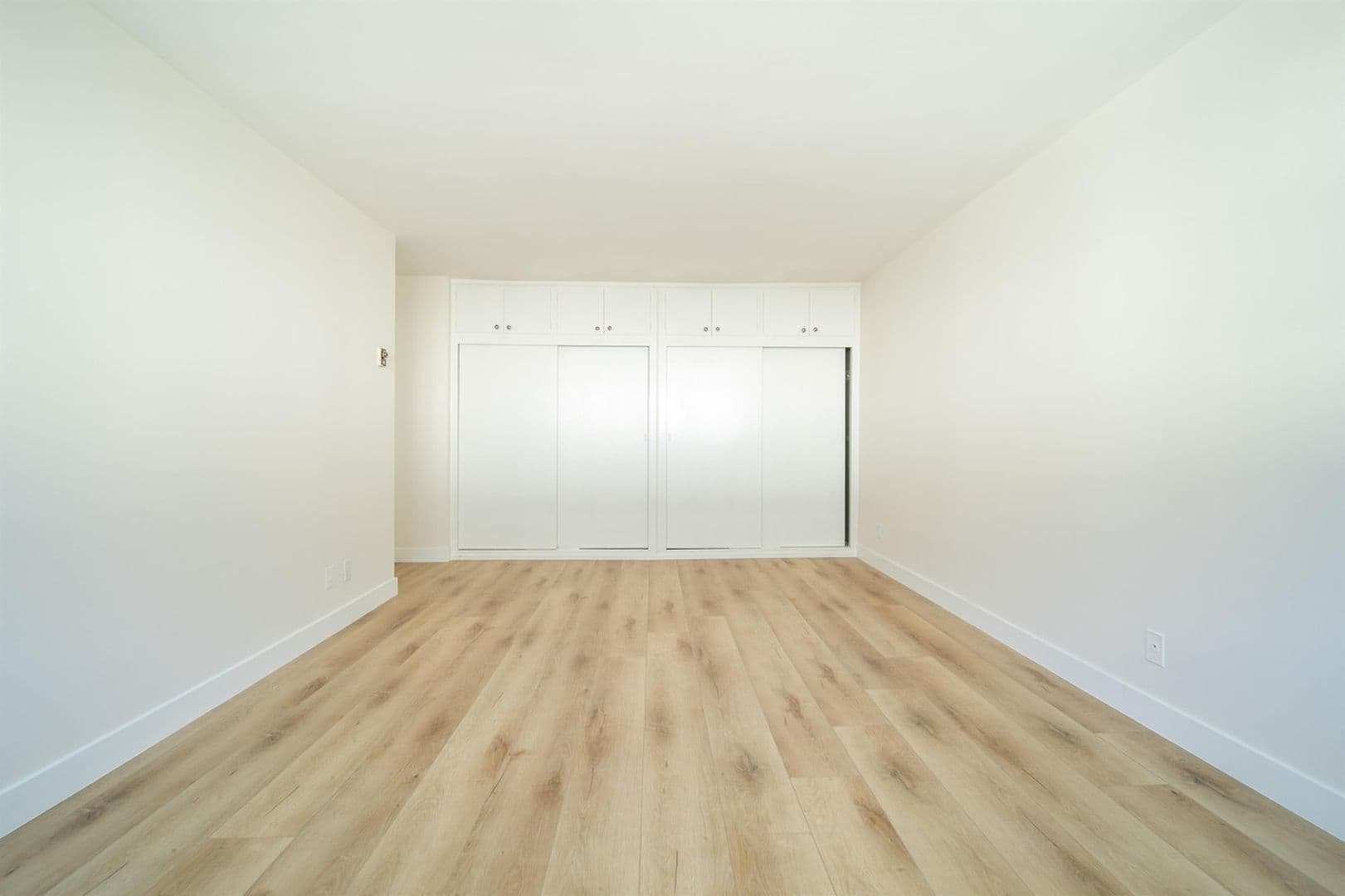 LOS ANGELES Apartment: 8717 DELGANY AVENUE