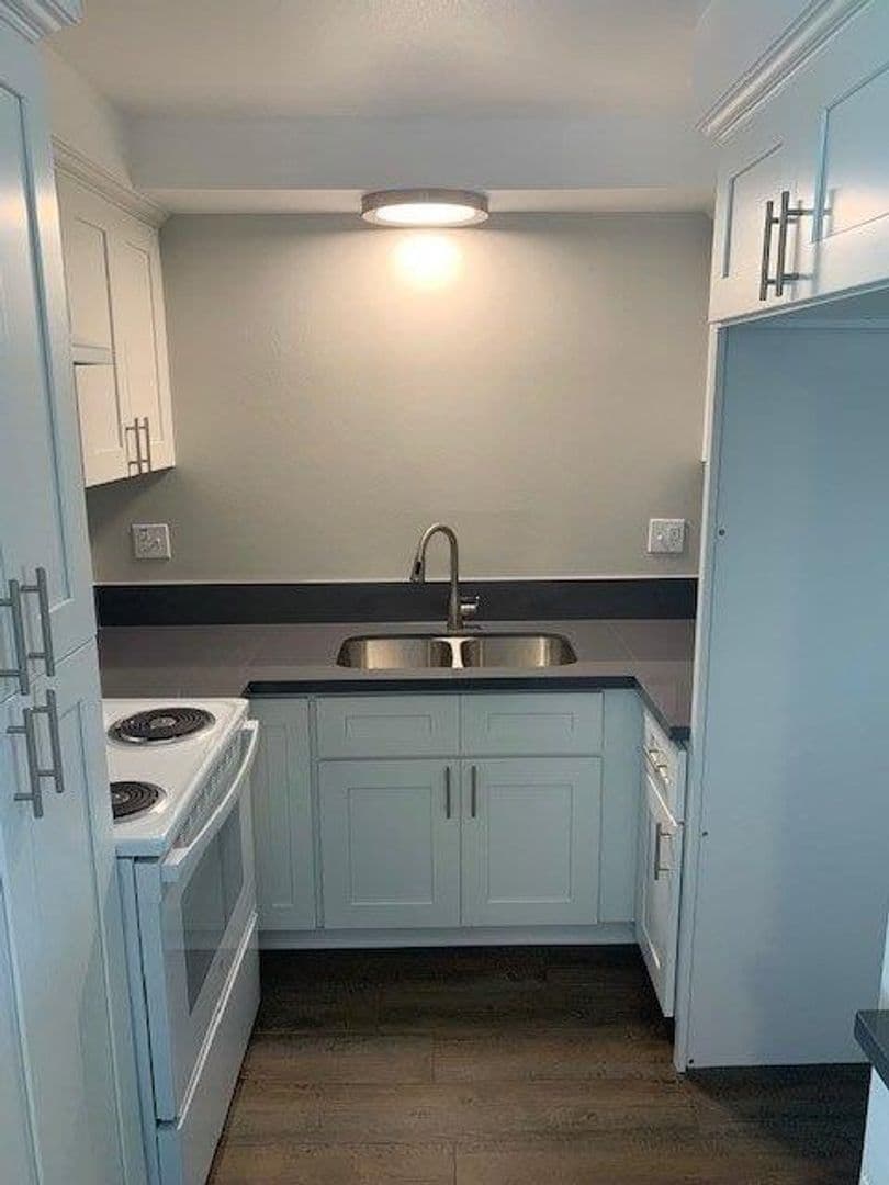 LA HABRA Apartment: 861 NORTH CYPRESS ST.