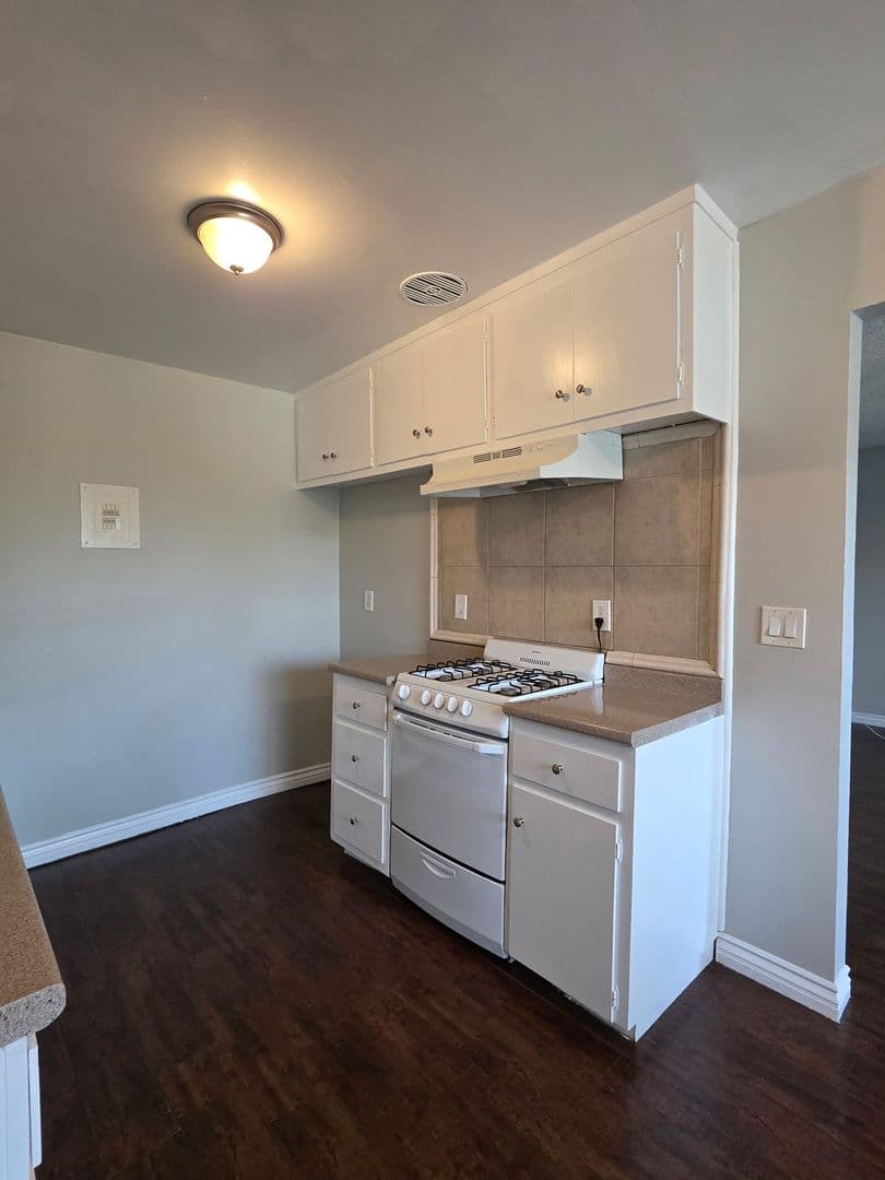 BUENA PARK Apartment: 5882 FULLERTON AVENUE