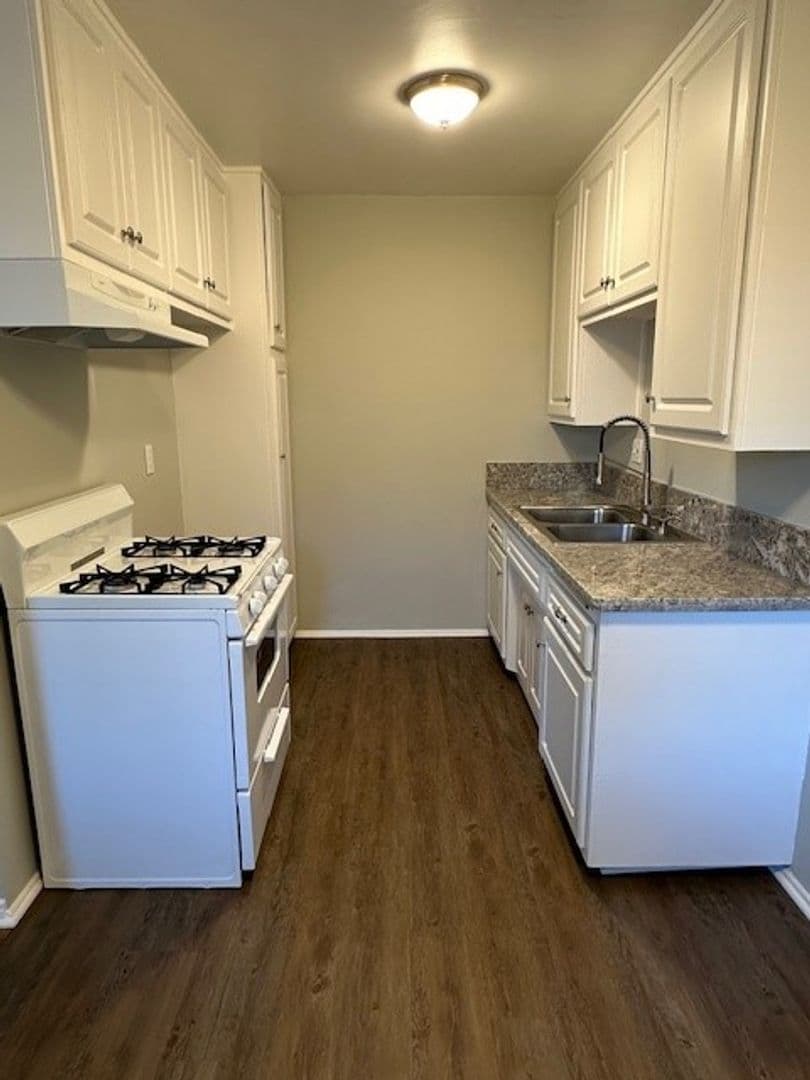 DOWNEY Apartment: 11833 OLD RIVER SCHOOL RD