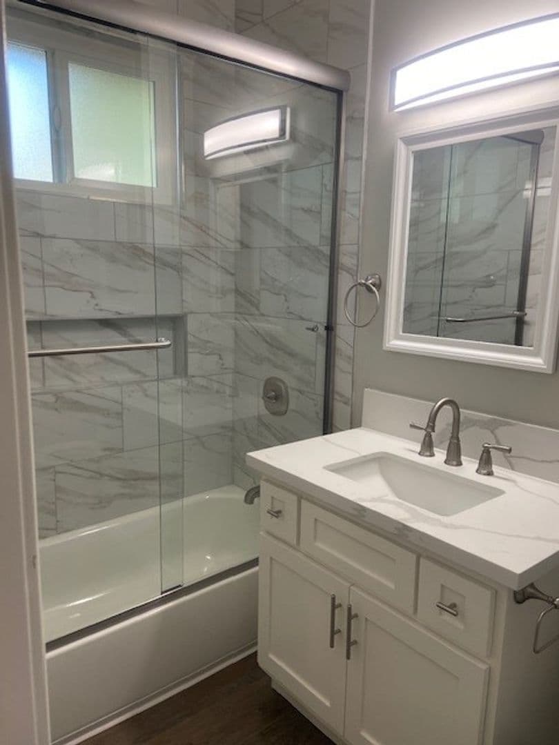 DOWNEY Apartment: 12848 - 12906 LAKEWOOD BLVD