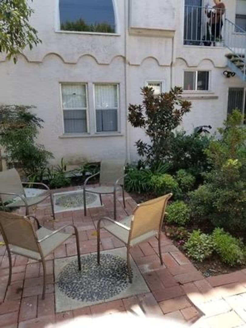 LONG BEACH Apartment: 3314 - 3330 E 2ND ST.