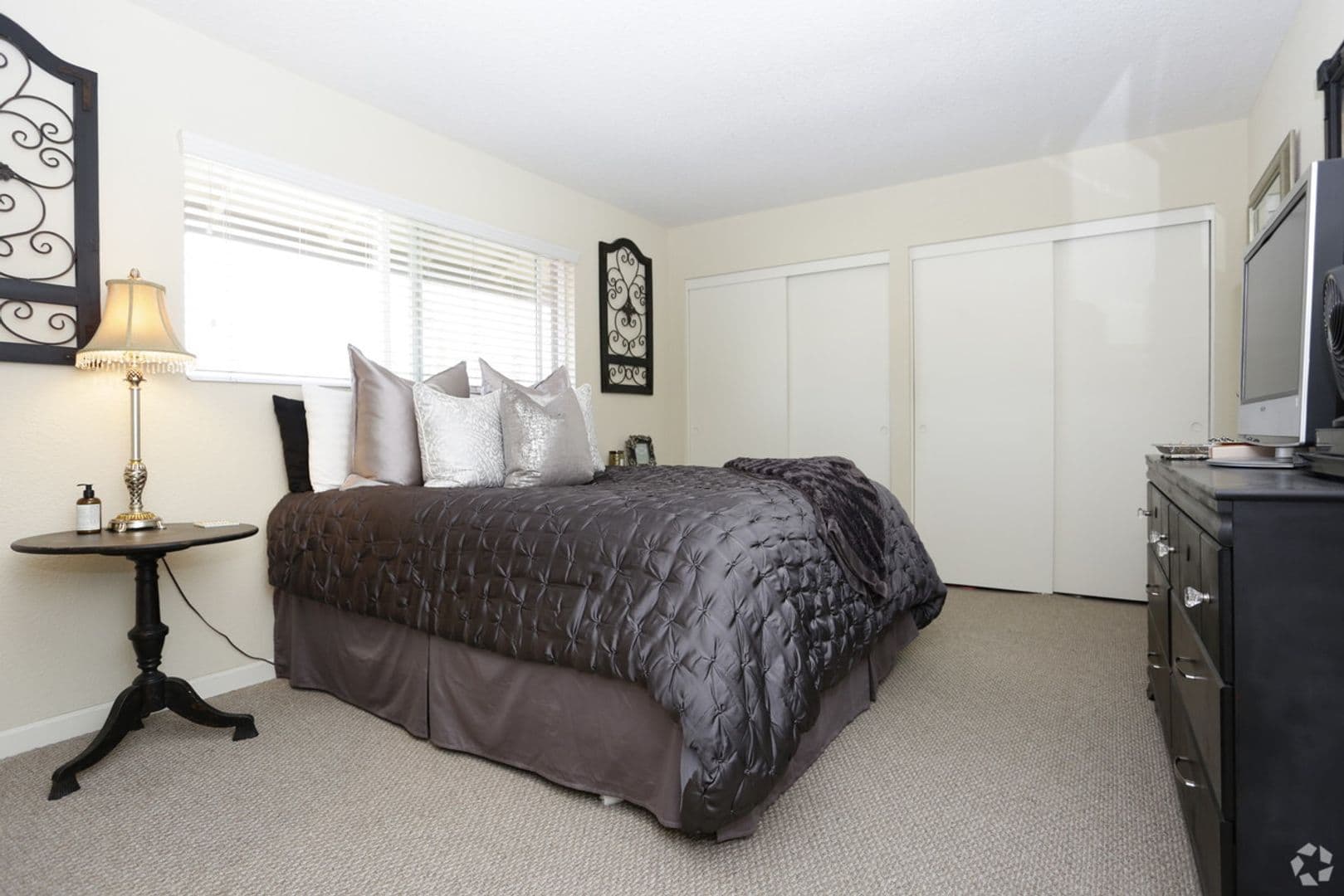 TUSTIN Apartment: 14382 REDHILL AVE