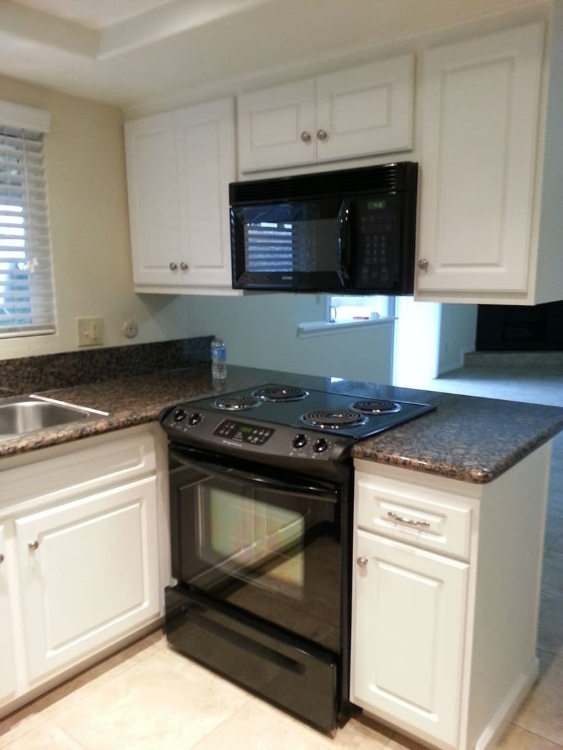 TUSTIN Apartment: 14382 REDHILL AVE
