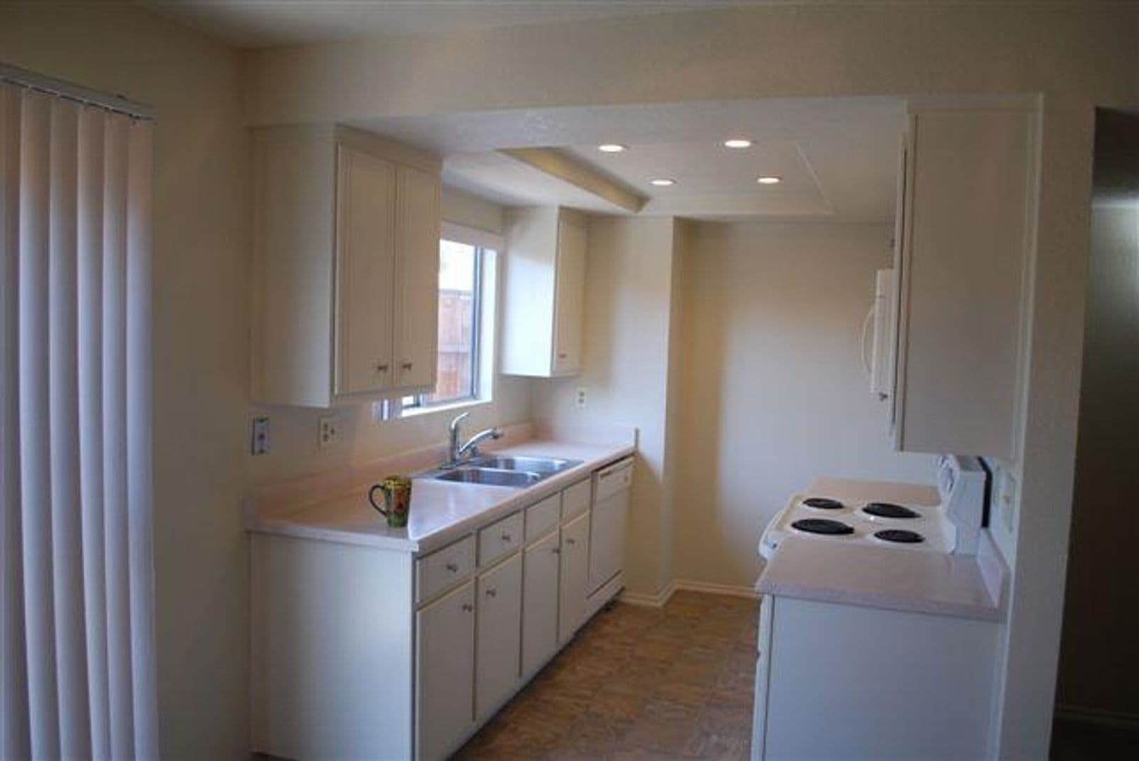 TUSTIN Apartment: 14382 REDHILL AVE
