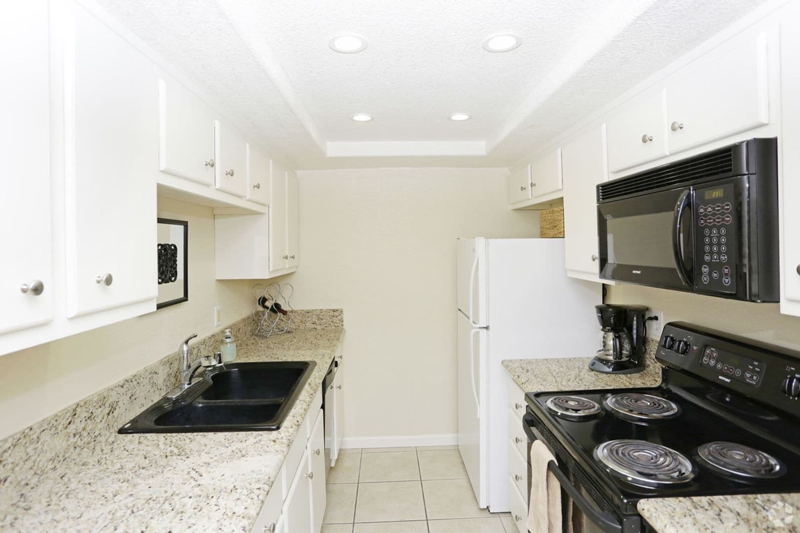 TUSTIN Apartment: 14382 REDHILL AVE
