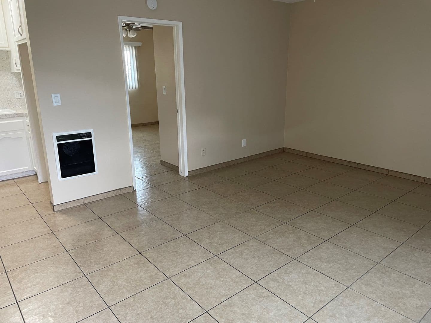 DOWNEY Apartment: 10333-35 LA REINA AVE.