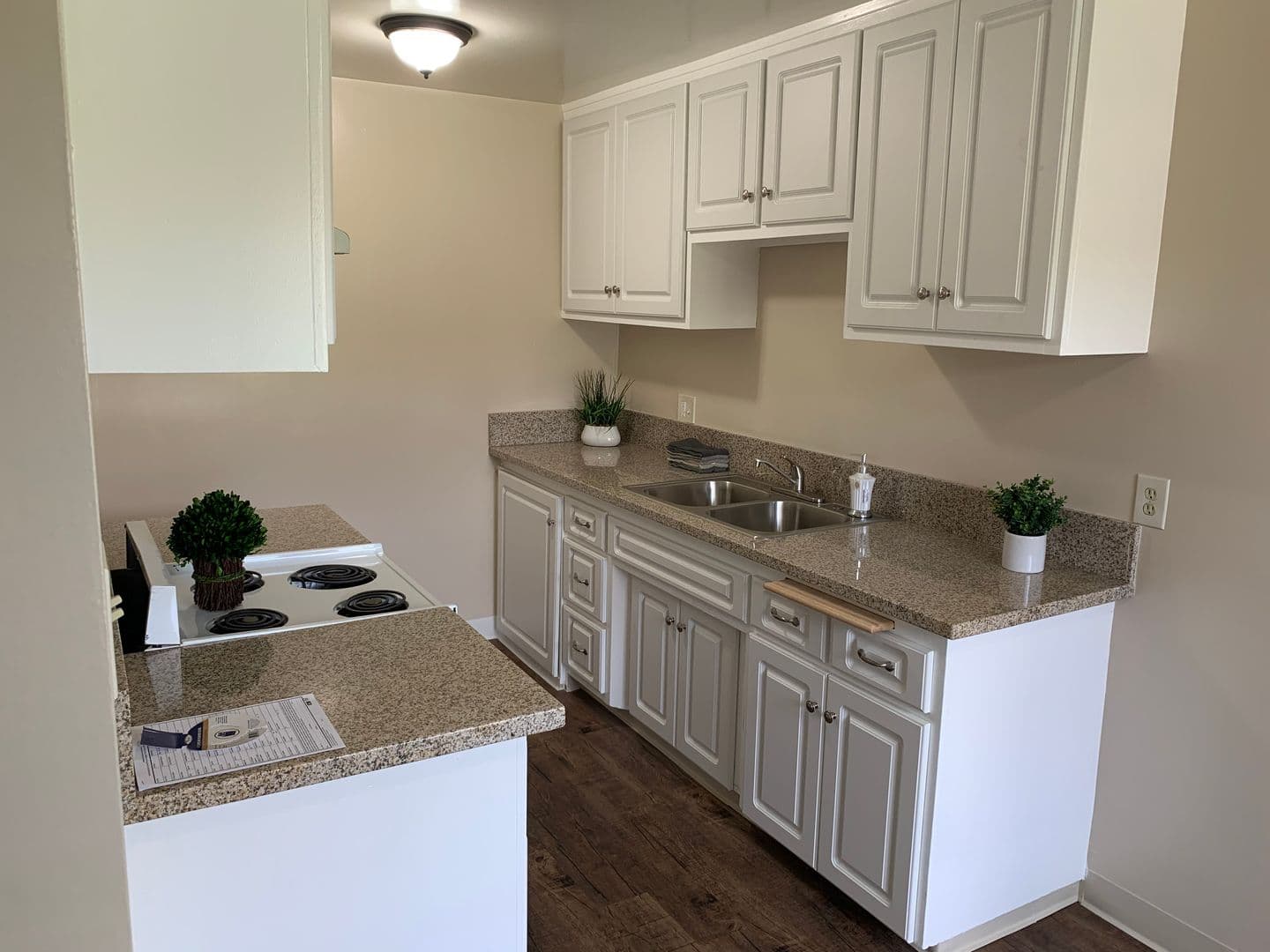 FULLERTON Apartment: 1842 - 1848 W VALENCIA DR