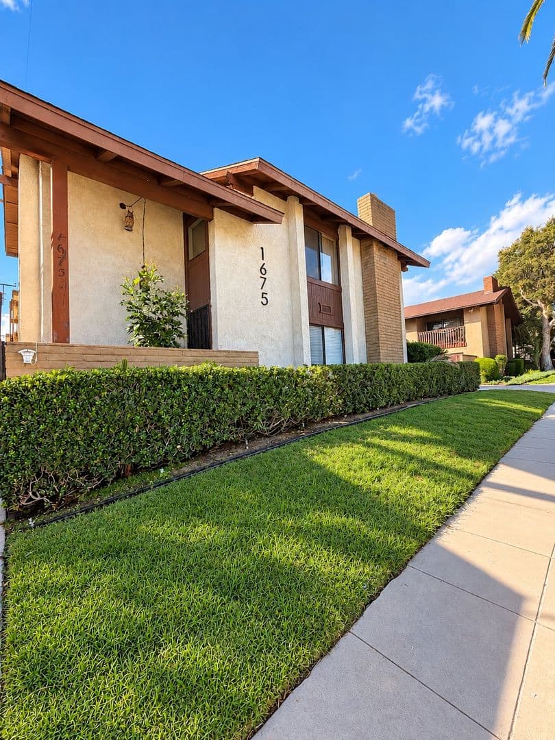 LONG BEACH Apartment: 1675 LOMA AVENUE