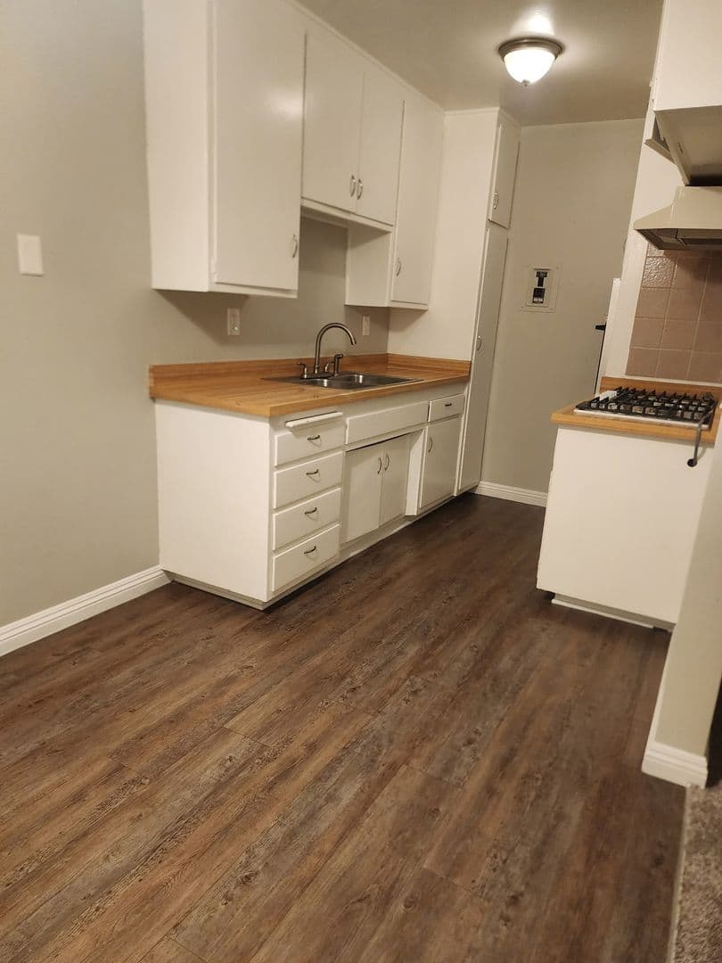 FULLERTON Apartment: 1842 - 1848 W VALENCIA DR