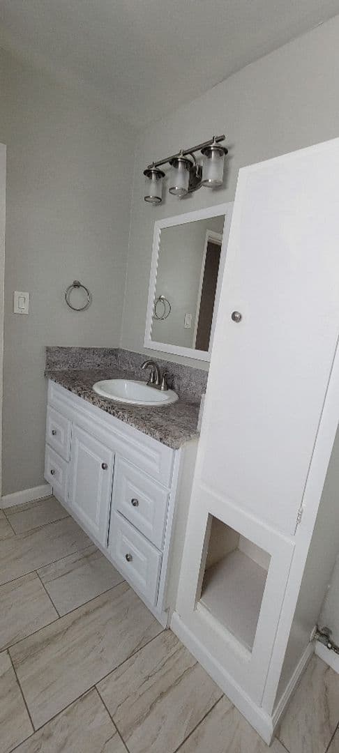 FULLERTON Apartment: 200 W. UNION AVE.