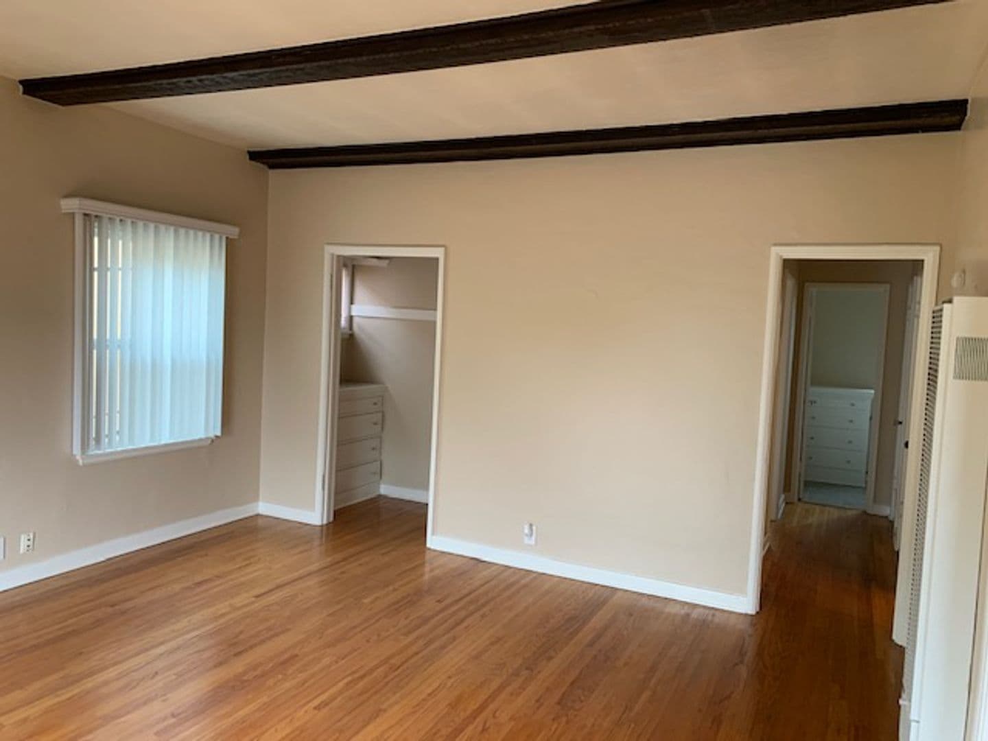 LONG BEACH Apartment: 3314 - 3330 E 2ND ST.