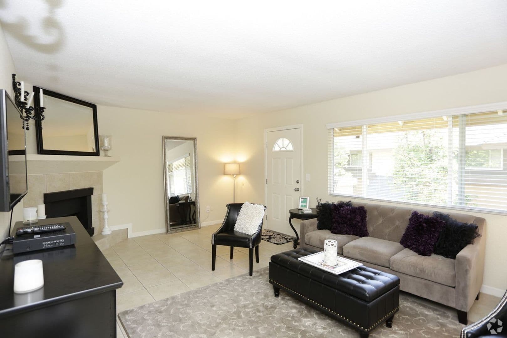 TUSTIN Apartment: 14382 REDHILL AVE