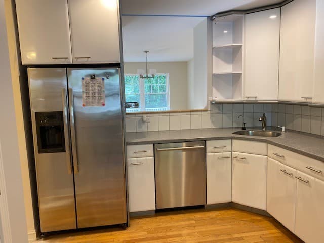 White Plains Townhome: 51 Winding Ridge Rd