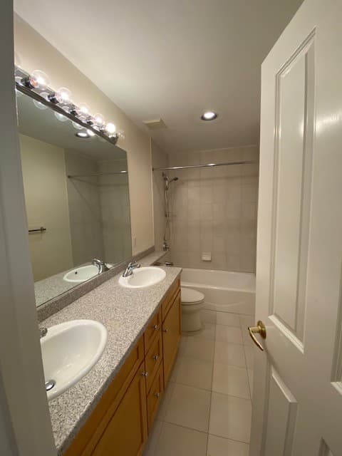 White Plains Townhome: 51 Winding Ridge Rd