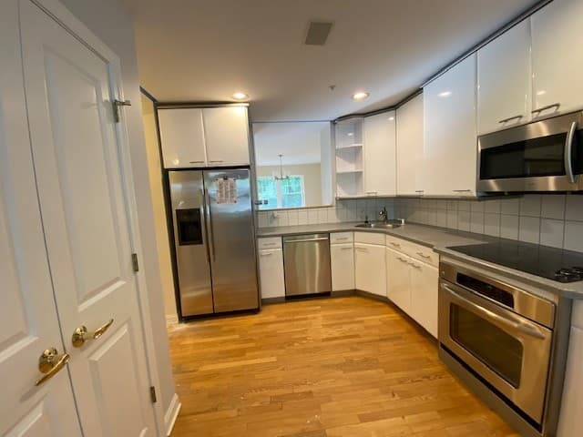 White Plains Townhome: 51 Winding Ridge Rd