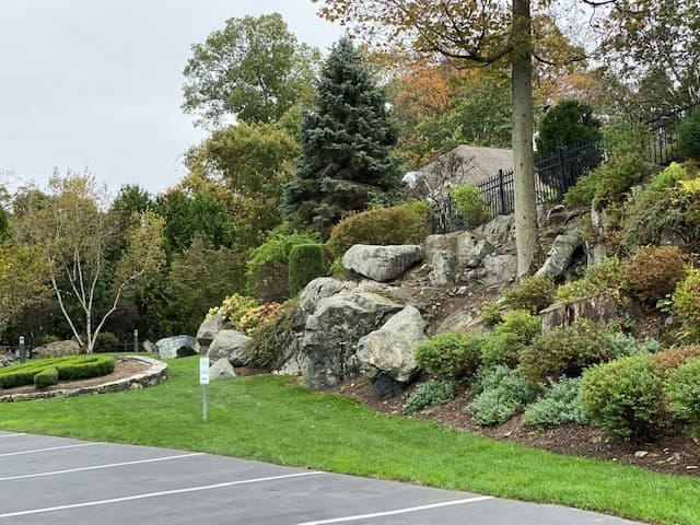 White Plains Townhome: 51 Winding Ridge Rd