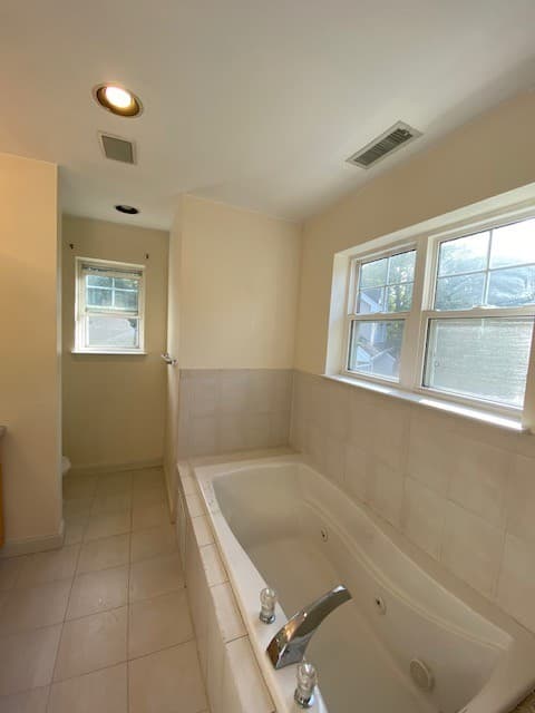 White Plains Townhome: 51 Winding Ridge Rd