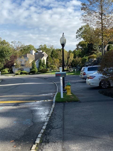 White Plains Townhome: 51 Winding Ridge Rd
