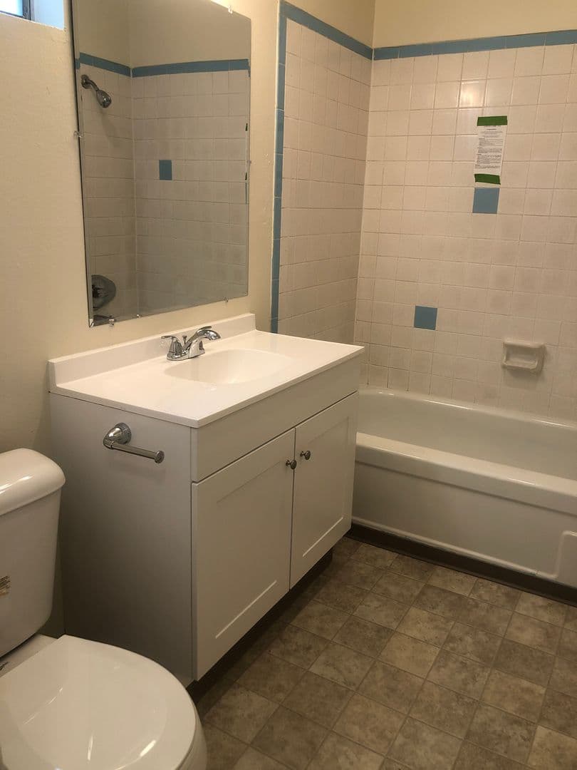 Medford Apartment: 818 Taylor St
