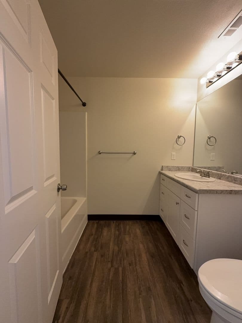 Central Point Apartment: 4475 Hamrick Rd