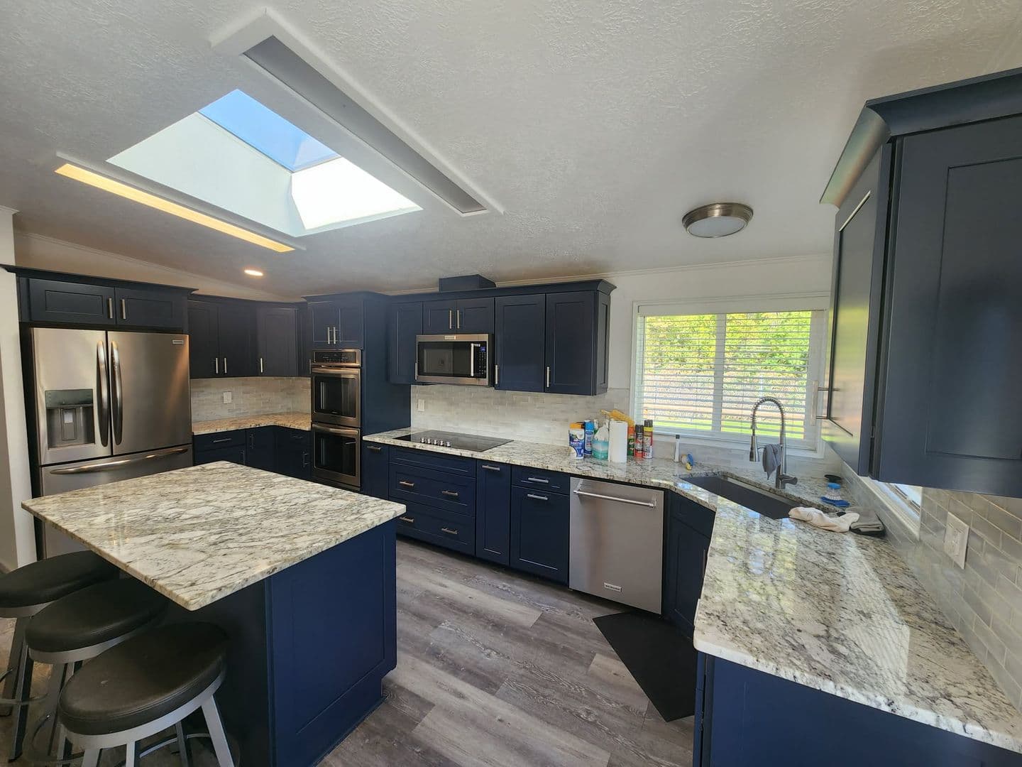 Central Point House: 12297 Blackwell Rd