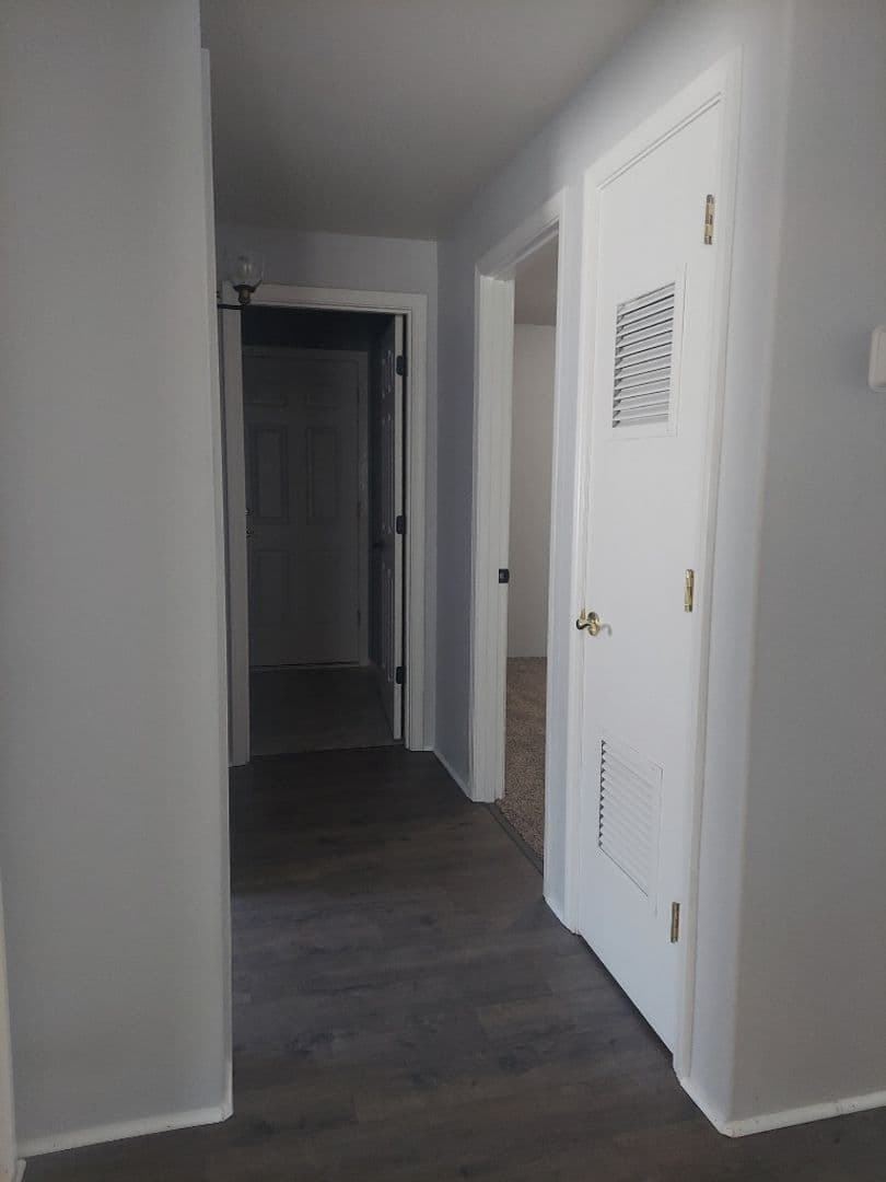 Eagle Point House: 365 Bradley Way