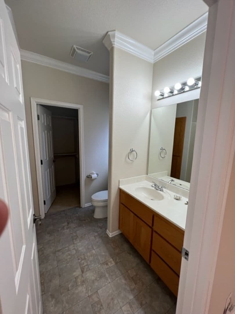 Ashland House: 2088 Creek Dr
