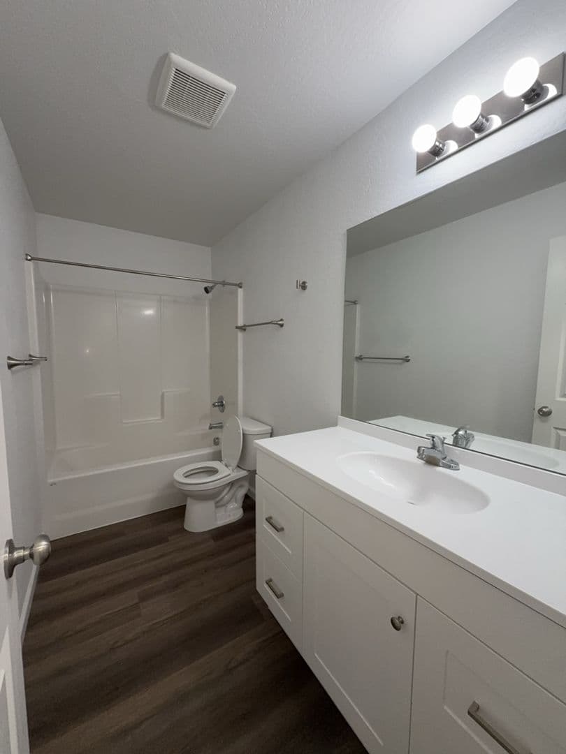Medford Multiplex: 634 Colinwood Court