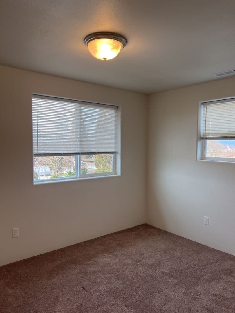 Central Point Apartment: 4475 Hamrick Rd