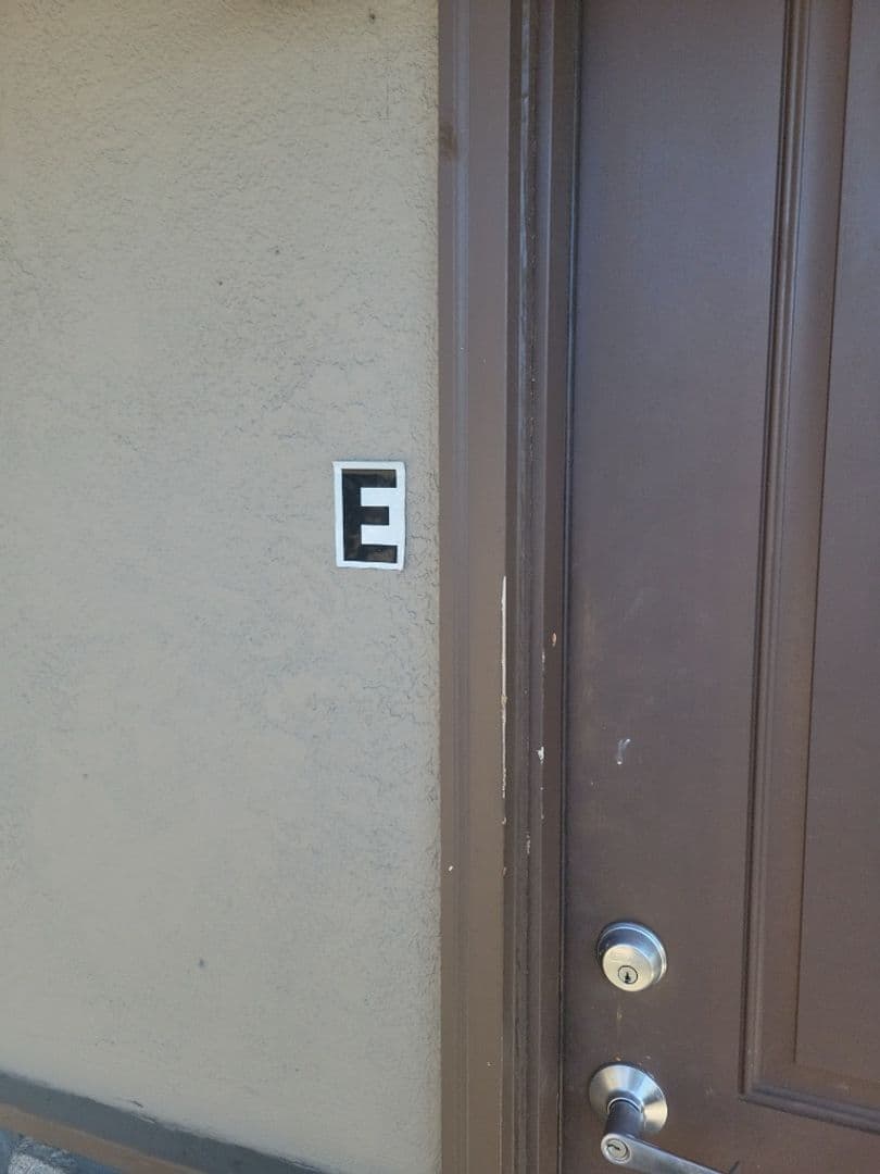 Central Point Apartment: 1040 E. Pine St