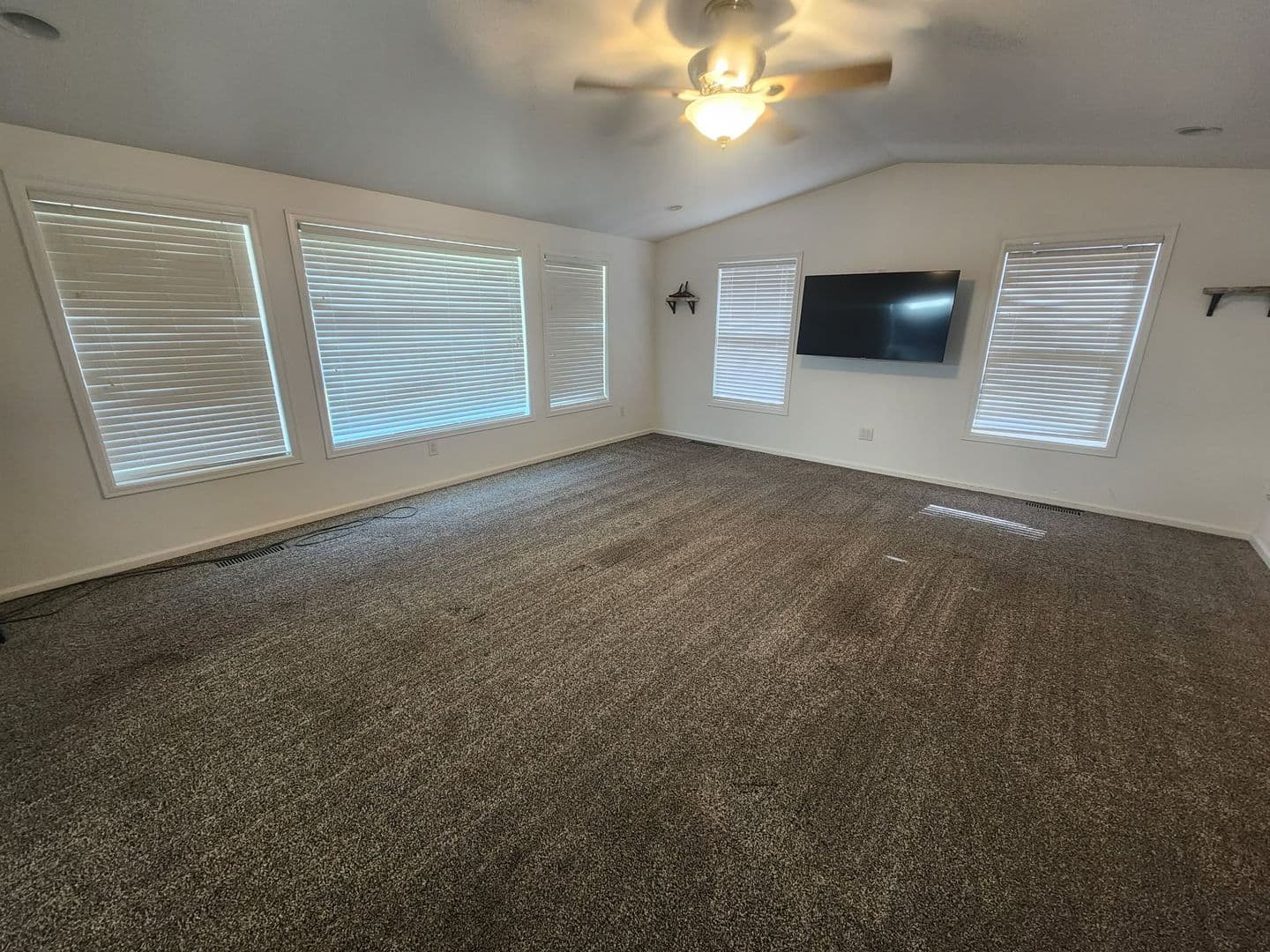 Central Point House: 12297 Blackwell Rd