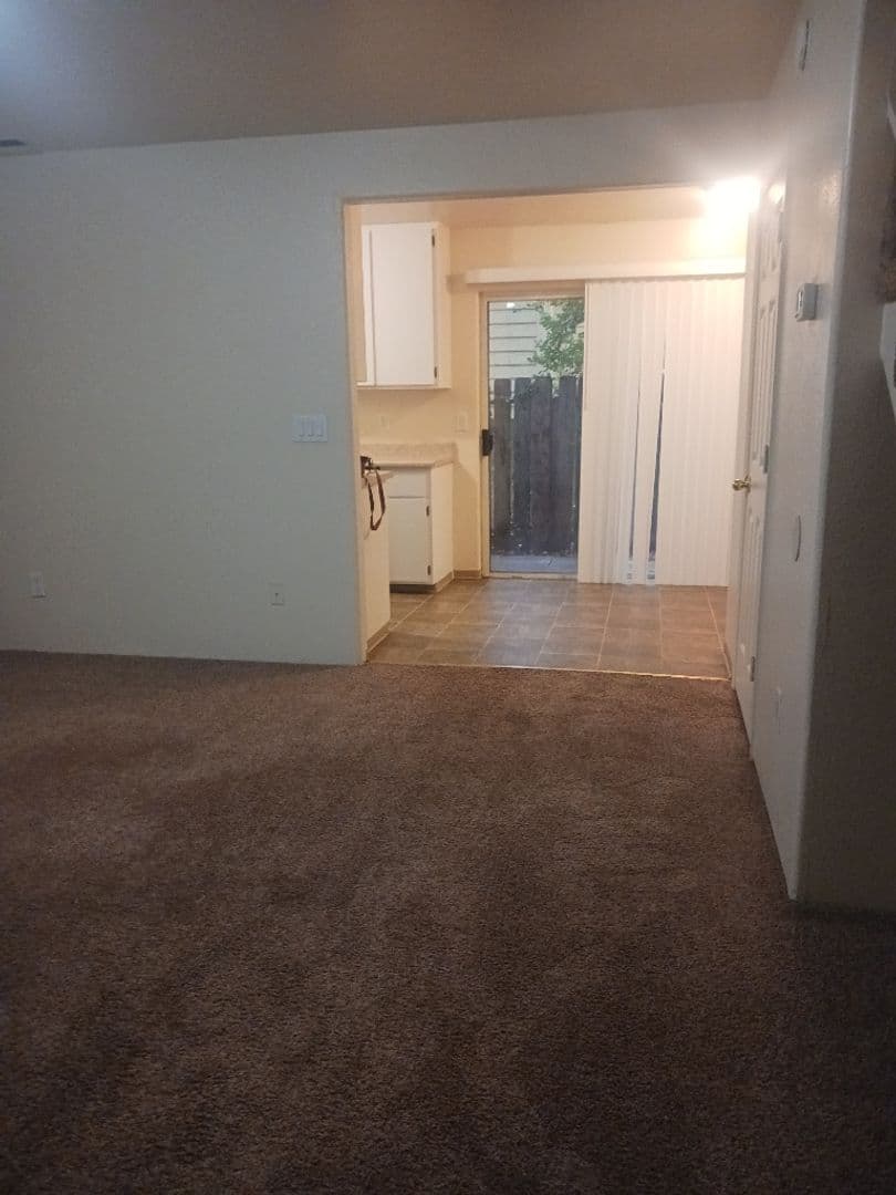 Medford Apartment: 2037 Campus Dr