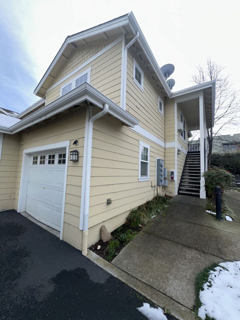 Ashland House: 2222 McCall Dr