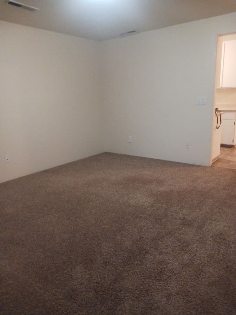 Medford Apartment: 2037 Campus Dr