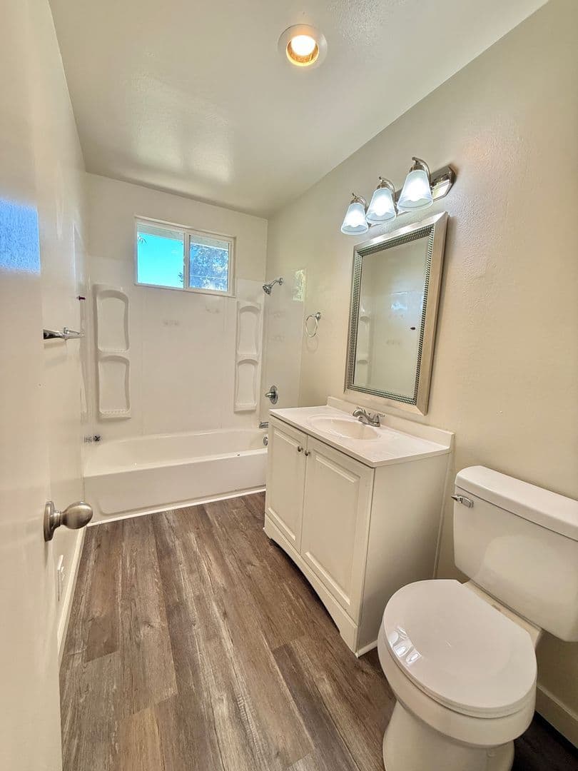 Medford Apartment: 818 Taylor St