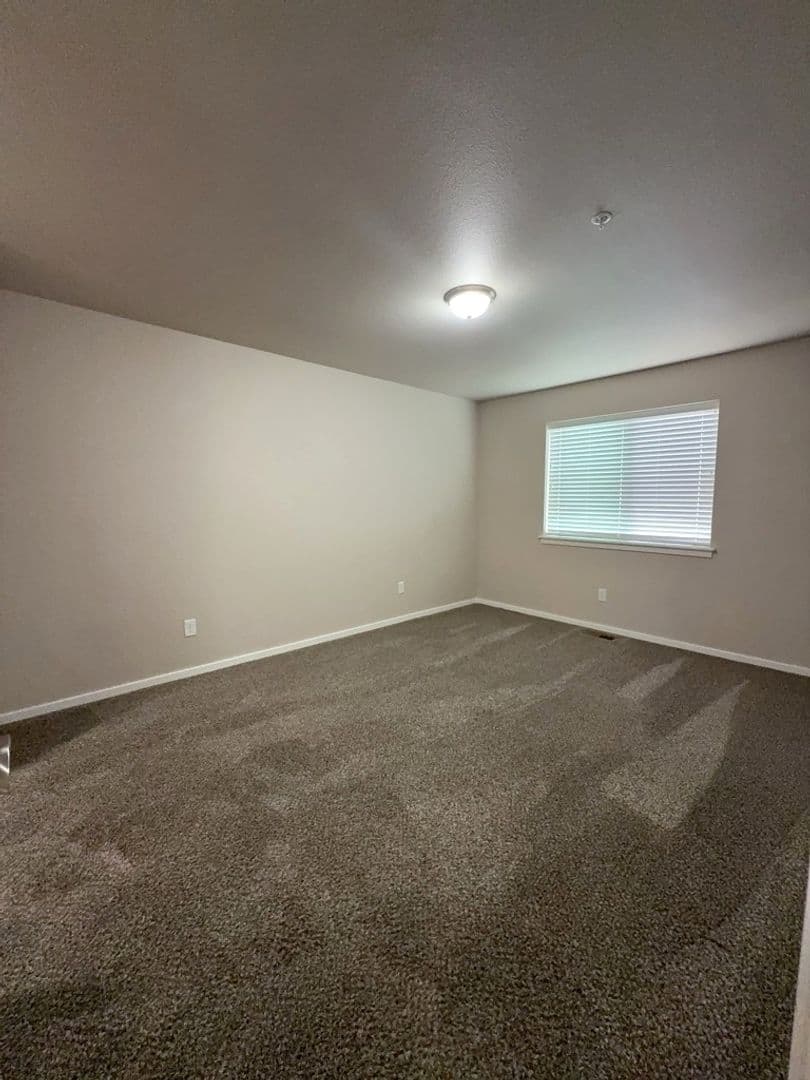 Central Point Apartment: 249-261 Hiatt Lane