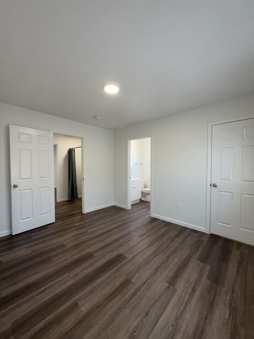 Medford Multiplex: 634 Colinwood Court