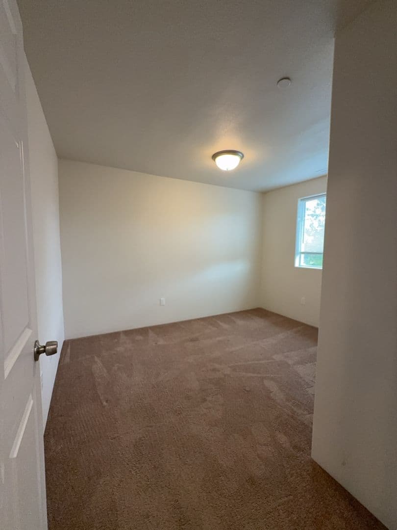Central Point Apartment: 4475 Hamrick Rd