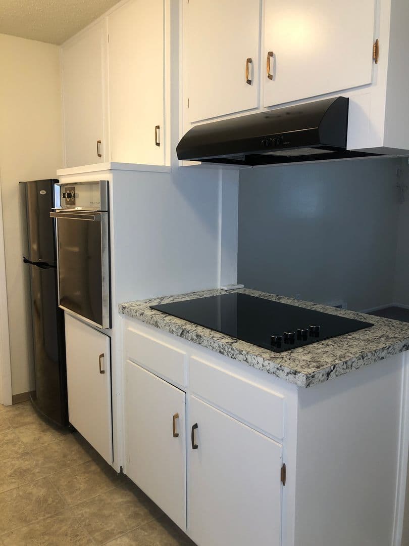 Medford Apartment: 818 Taylor St