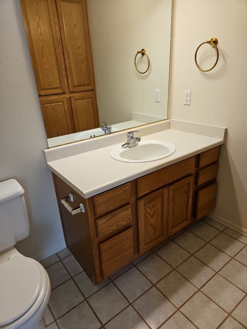 Medford House: 1224 N. Modoc #50