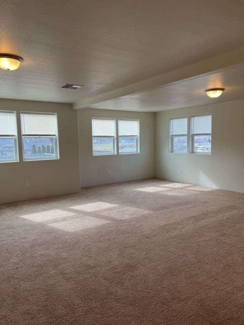 Central Point Apartment: 4475 Hamrick Rd