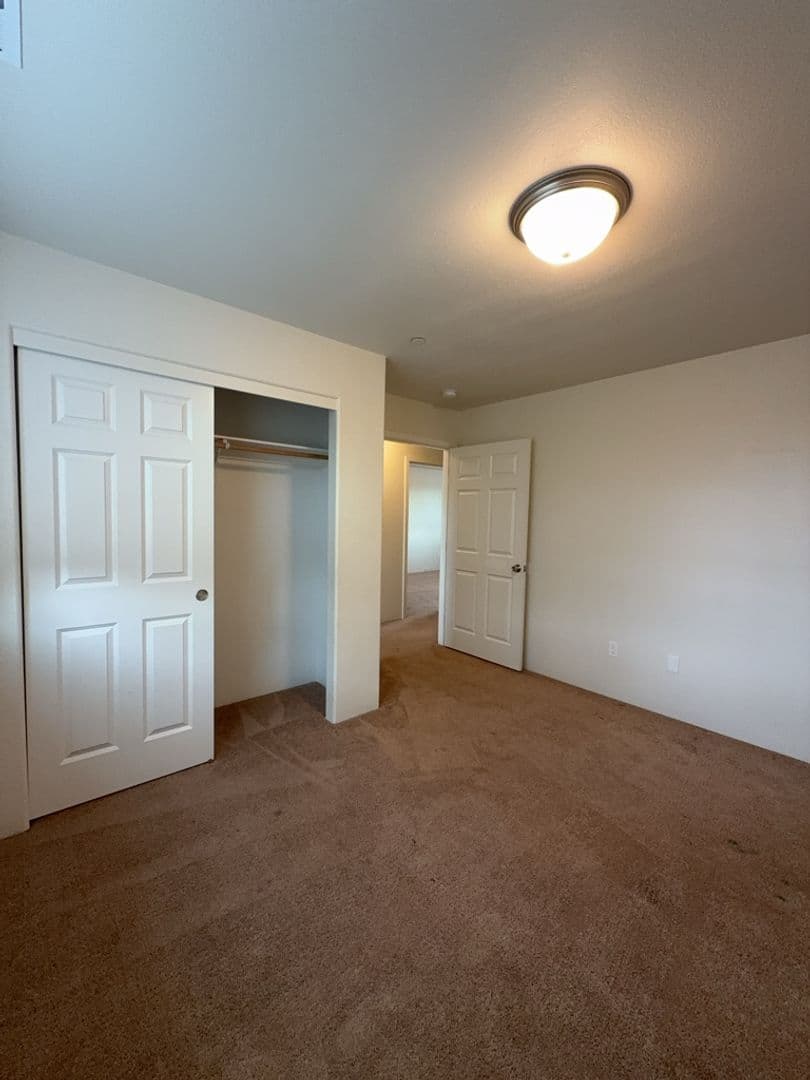 Central Point Apartment: 4475 Hamrick Rd