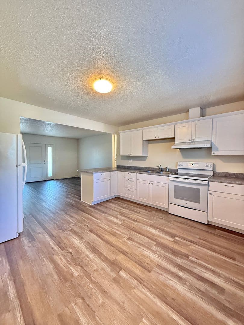 Medford Apartment: 818 Taylor St